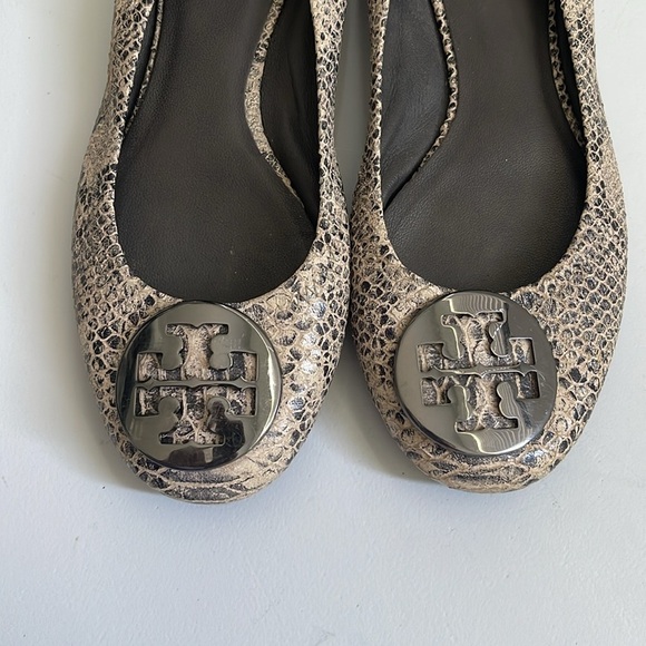 Tory Burch Snakeskin Gray Ballerina Reva Flats Size 6.5 - Picture 2 of 8